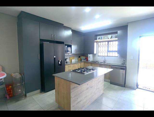 2 BEDROOM APARTMENT BLOCK FOR SALE IN DIE HOEWES